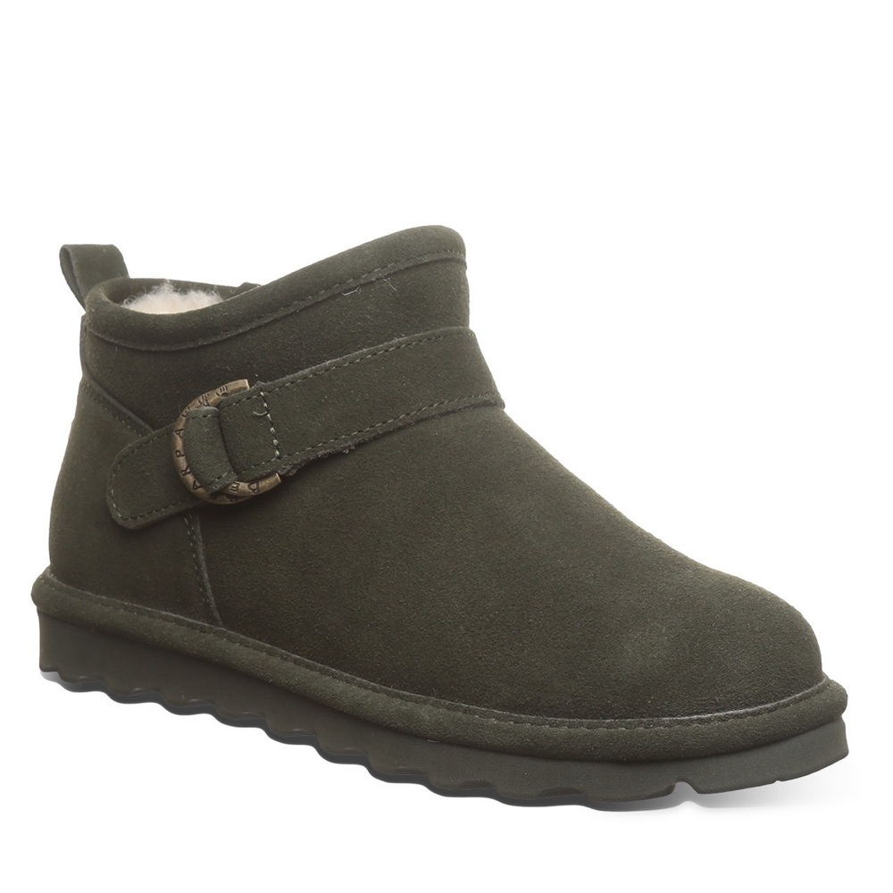 BEARPAW PETITE BOOTS- NEW IN BOX